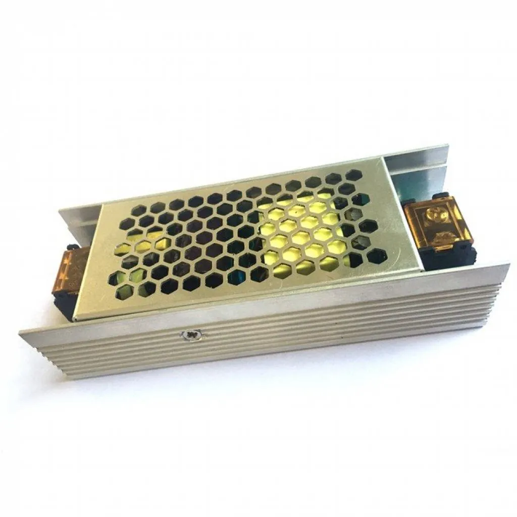 Alimentatore Slim in Metallo 60W 12V 5A con 1 Uscita 130x50x31mm, vista angolata dall'alto