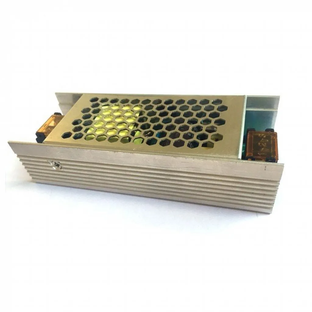 Alimentatore Slim in Metallo 75W 12V 6A con 1 Uscita 130x50x31mm, vista angolata superiore