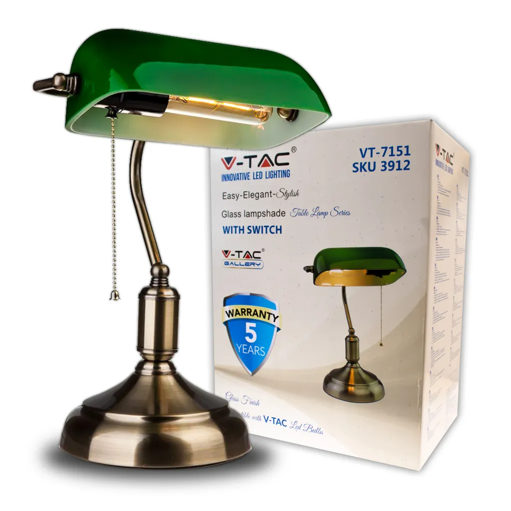 Lampada LED da Tavolo Vintage in Metallo con Portalampada E27 Diffusore Inclinabile di 90 gradi in Vetro Colore Verde, vista frontale angolata