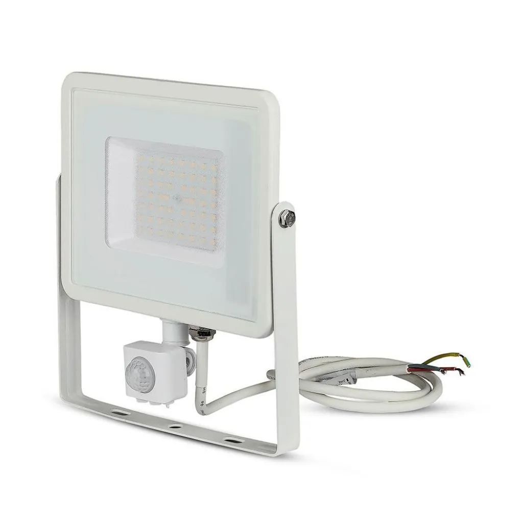 Faro LED Chip Samsung 50W con Sensore di Movimento e Crepuscolare e Interruttore Manuale di Bloccaggio Colore Bianco 3000K, vista frontale angolata