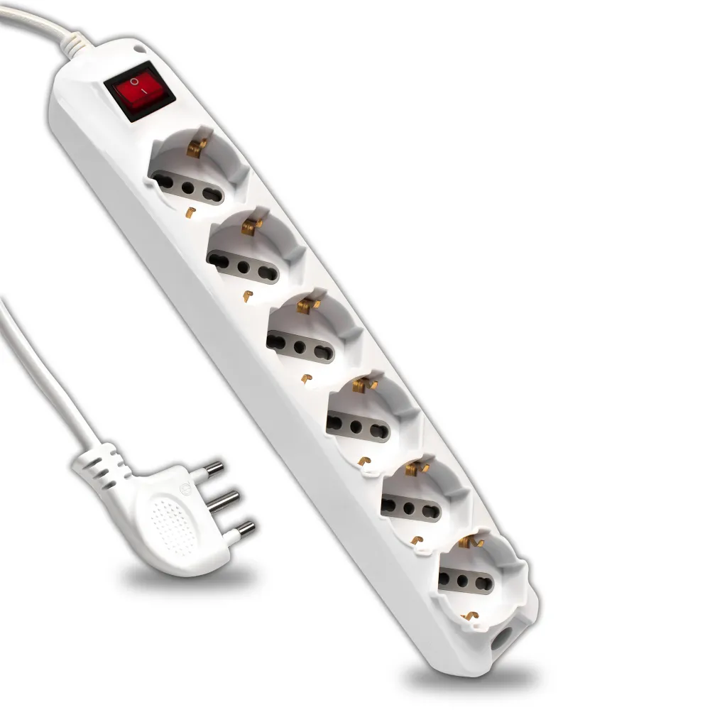 Multipresa con Cavo 1,5m e 6x Prese Bipasso/Schuko 10/16A, Spina 16A e Interruttore Colore Bianco, vista angolata
