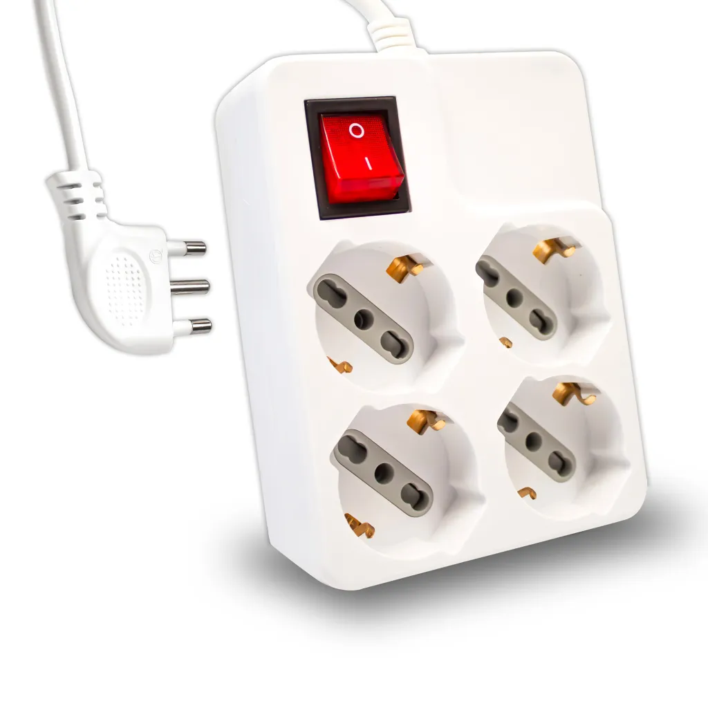 Multipresa Quadra con Cavo 1,5m e 4x Prese Bipasso/Schuko 10/16A, Spina 16A e Interruttore Colore Bianco, vista angolata frontale