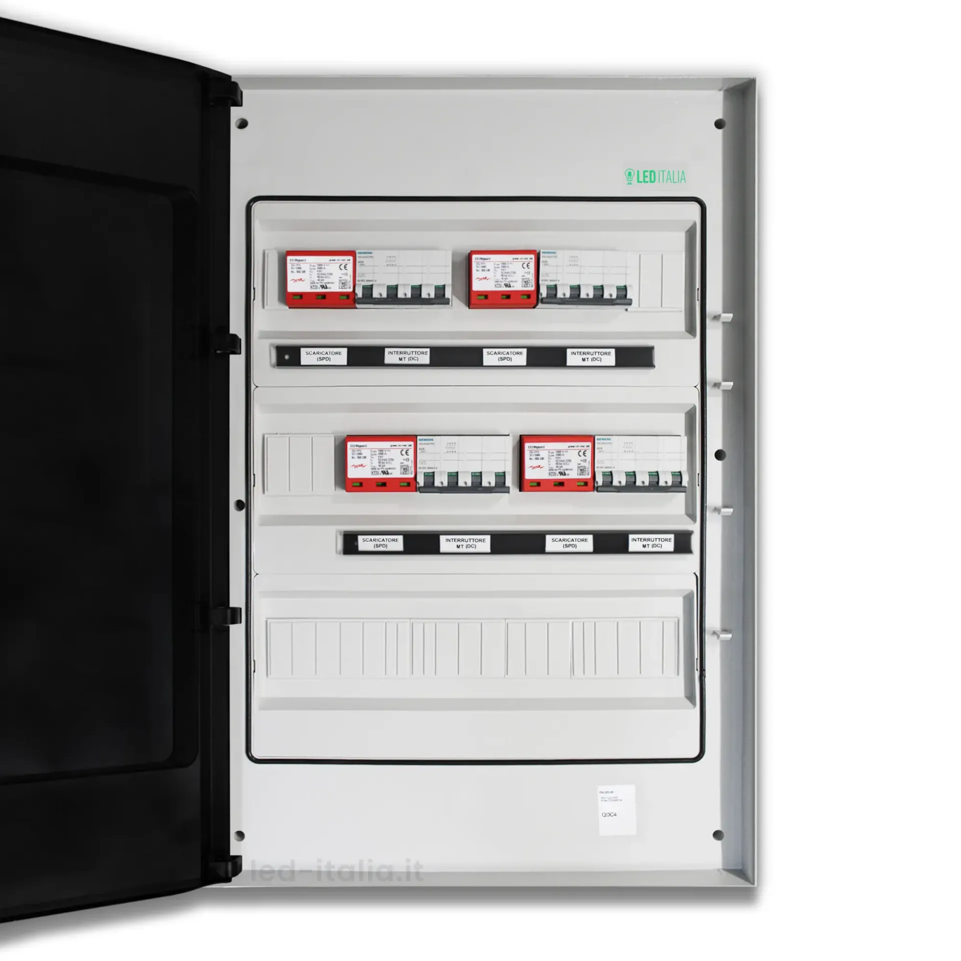 Quadro di Campo DC 4/4 MPPT 1000VDC 32A 54M 4x Magnetotermico + 4x SPD, vista frontale aperto